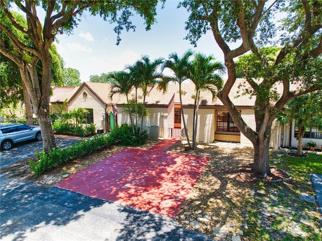 1 of 35 - 5197 Peppercorn St, Palm Beach Gardens, FL