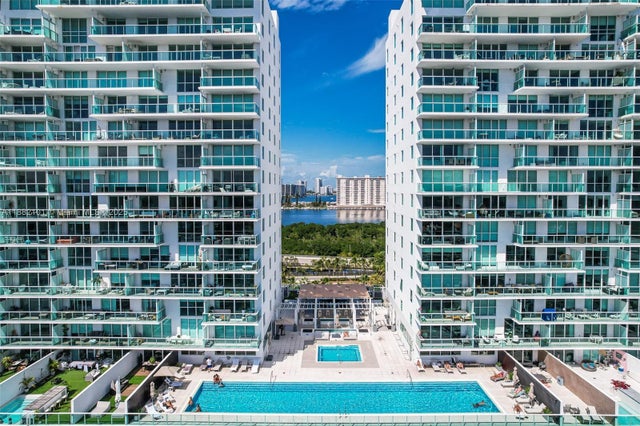 3 of 38 - 400 Sunny Isles Blvd 920, Sunny Isles Beach, FL