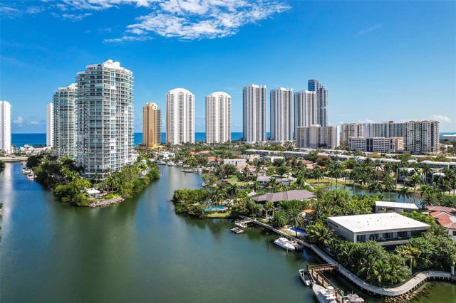 5 of 38 - 400 Sunny Isles Blvd 920, Sunny Isles Beach, FL