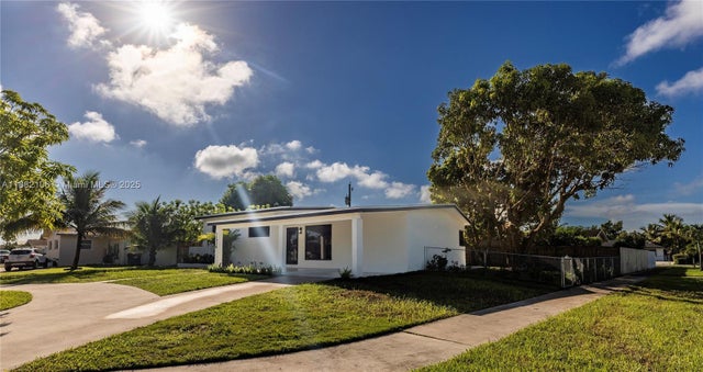 3 of 26 - 11970 Sw 188th Ter, Miami, FL