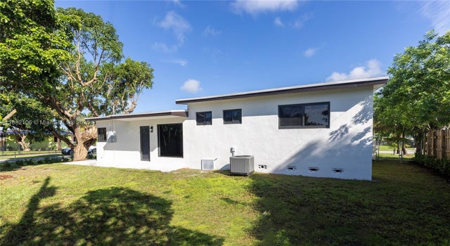 5 of 26 - 11970 Sw 188th Ter, Miami, FL