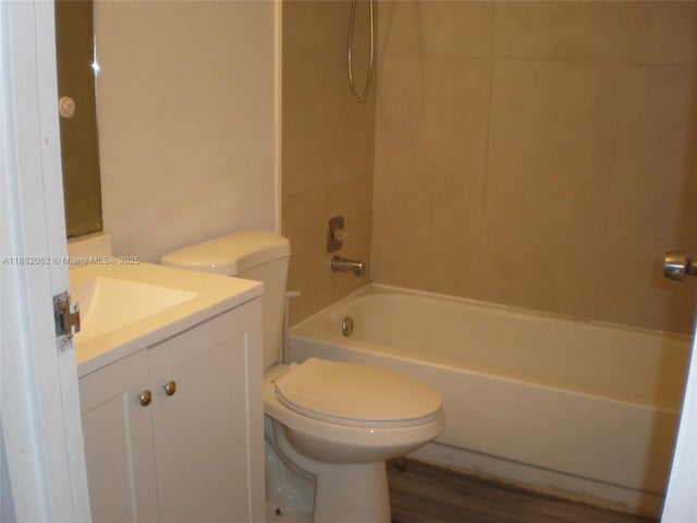 4 of 12 - 5855 Washington St 92, Hollywood, FL