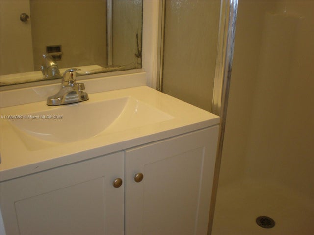 5 of 12 - 5855 Washington St 92, Hollywood, FL