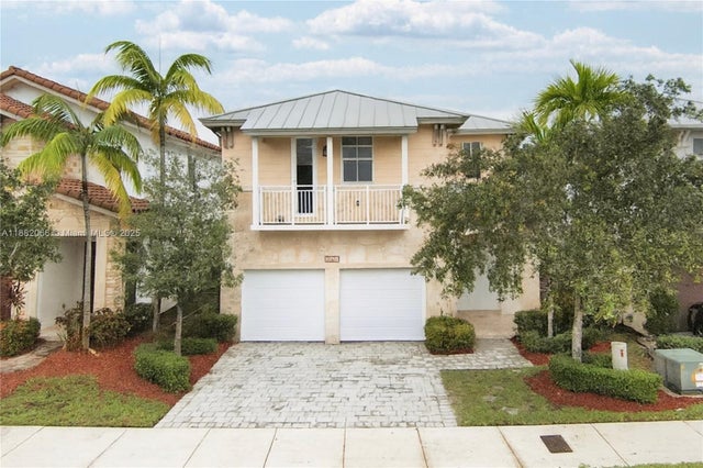 1 of 70 - 10423 Nw 70th Ln, Doral, FL