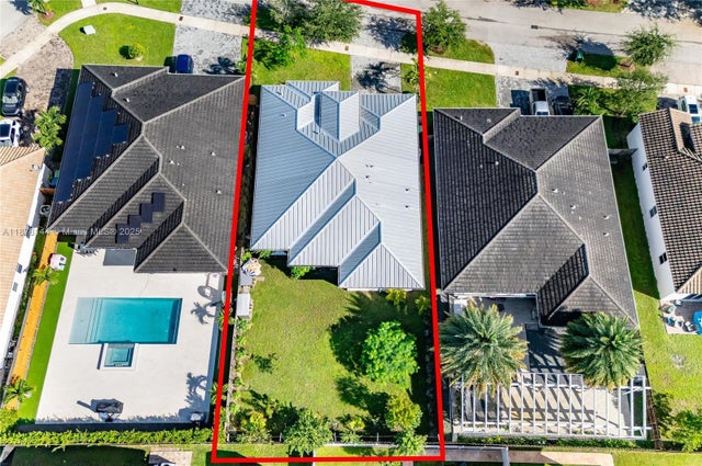 4 of 31 - 14952 Sw 177th Ter, Miami, FL