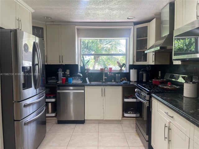 2 of 12 - 9361 Sw 16th St, Miami, FL