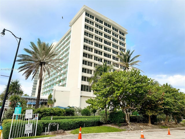 3 of 25 - 19201 Collins Ave 707, Sunny Isles Beach, FL