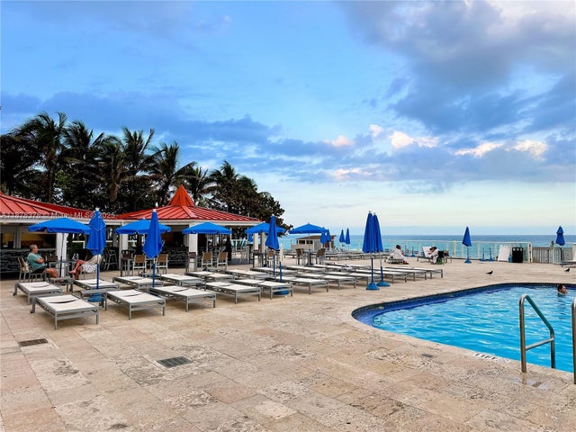 4 of 25 - 19201 Collins Ave 707, Sunny Isles Beach, FL