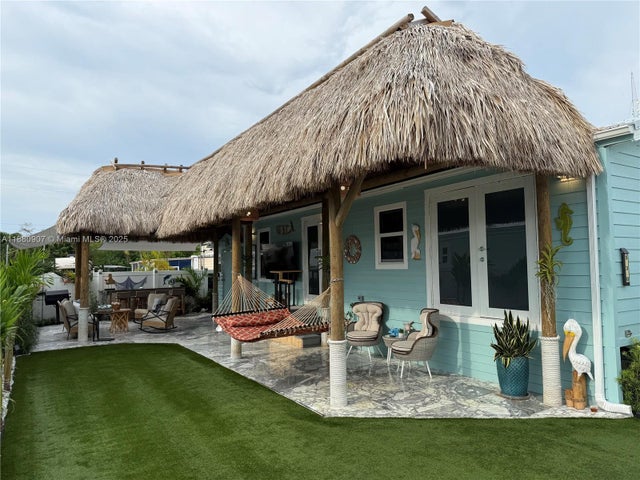 1 of 15 - 325 Calusa St, Key Largo, FL