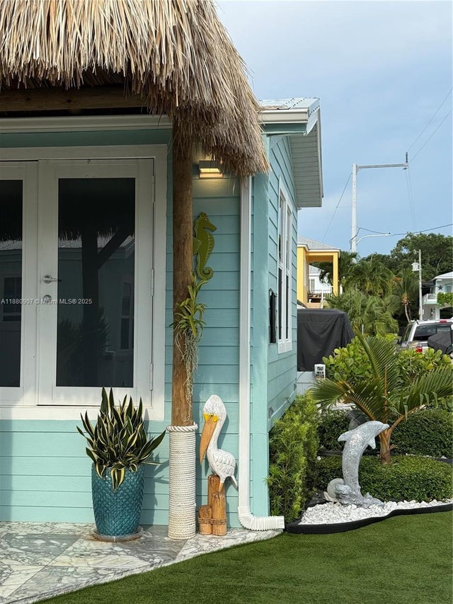 3 of 15 - 325 Calusa St, Key Largo, FL
