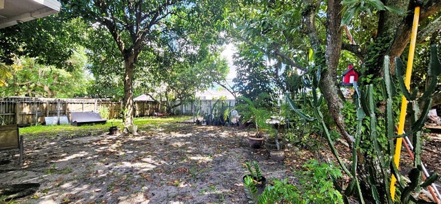 4 of 19 - 243 Nw 62nd Ct, Miami, FL