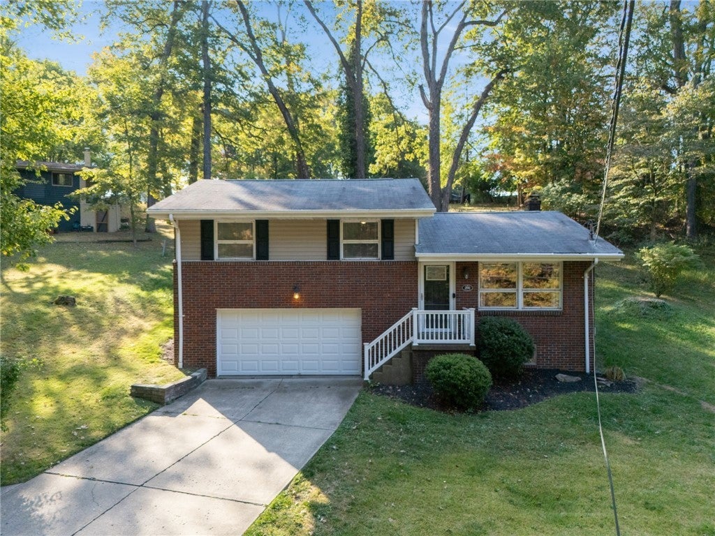 290 Wexford Bayne Road, Pine