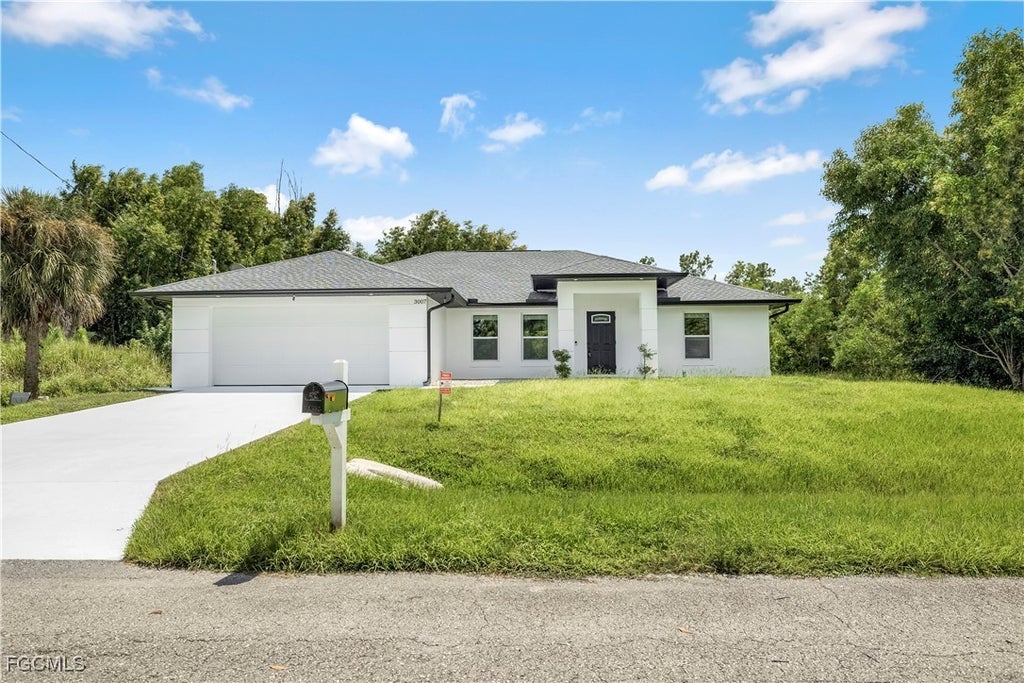 3007 24th St W, Lehigh Acres