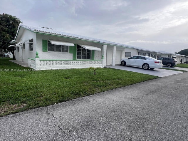 1 of 18 - 6806 Nw 75th Dr, Tamarac, FL