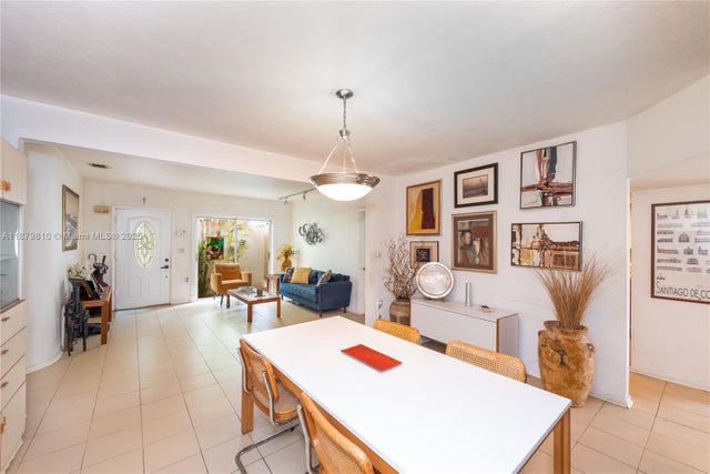 5 of 28 - 2920 Sw 1st Ave, Miami, FL