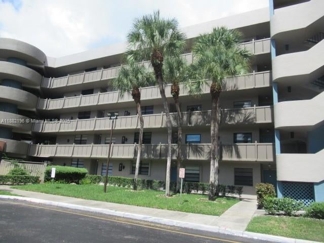 4 of 84 - 1100 Colony Point Cir 518, Pembroke Pines, FL