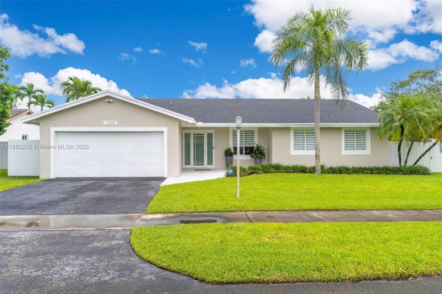 1 of 54 - 13925 Sw 107th Ter, Miami, FL