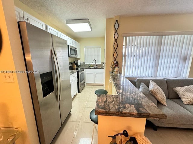 4 of 20 - 5300 Washington St I208, Hollywood, FL