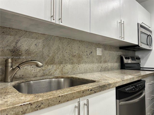 1 of 27 - 1130 11th St 4d, Miami Beach, FL