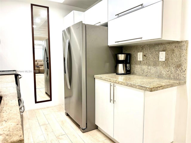 2 of 27 - 1130 11th St 4d, Miami Beach, FL