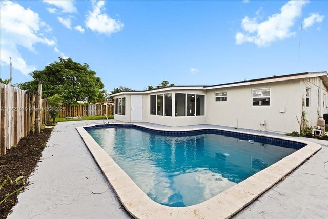 1 of 31 - 4131 Nw 13th Ave, Oakland Park, FL