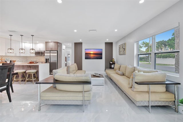 4 of 23 - 1001 Sw 19th St, Fort Lauderdale, FL