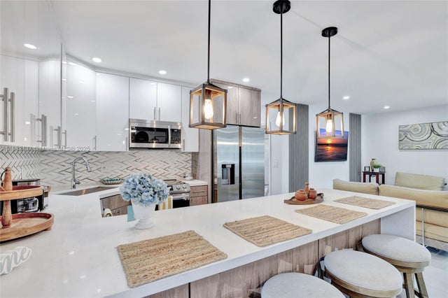 5 of 23 - 1001 Sw 19th St, Fort Lauderdale, FL