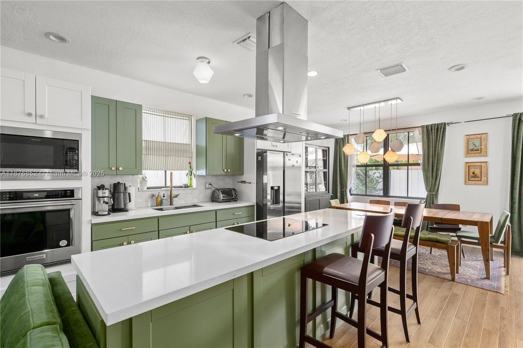 1023 Nw 100th Ave, Miami