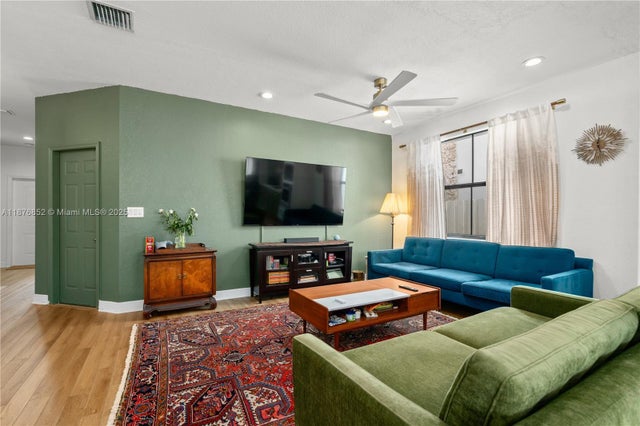 5 of 44 - 1023 Nw 100th Ave, Miami, FL