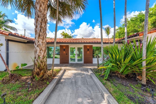 2 of 51 - 21000 Ne 18th Ct, Miami, FL