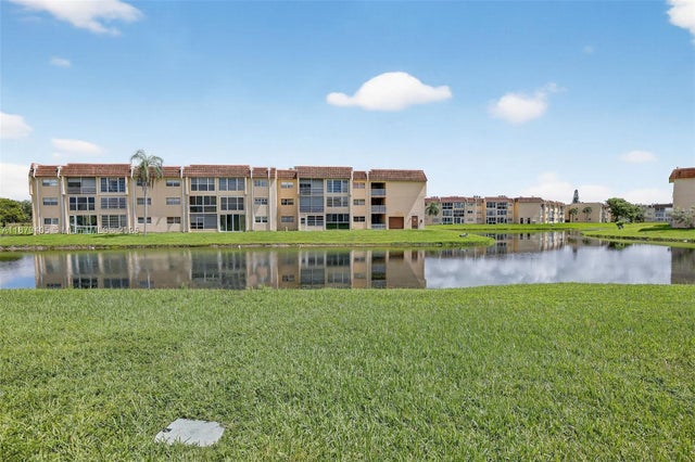 4 of 29 - 8951 Sunrise Lakes Blvd 105, Sunrise, FL