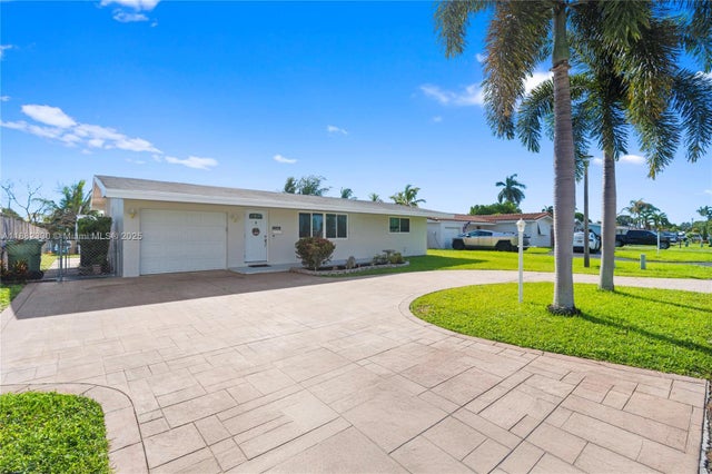 2 of 35 - 1301 Nw 87th Way, Pembroke Pines, FL