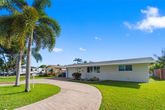 3 of 35 - 1301 Nw 87th Way, Pembroke Pines, FL