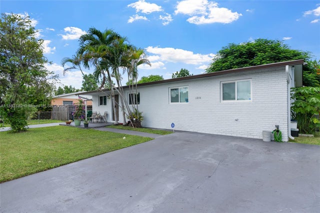 2 of 35 - 11831 Sw 182nd Ter, Miami, FL