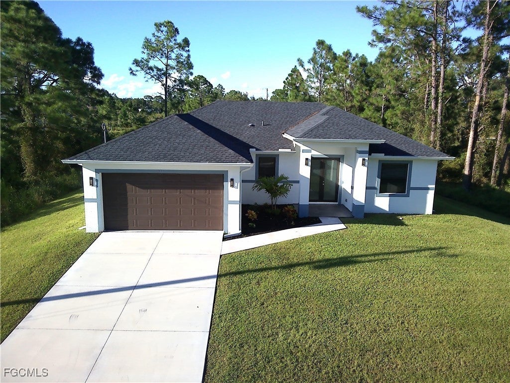 1147 Jean St E, Lehigh Acres