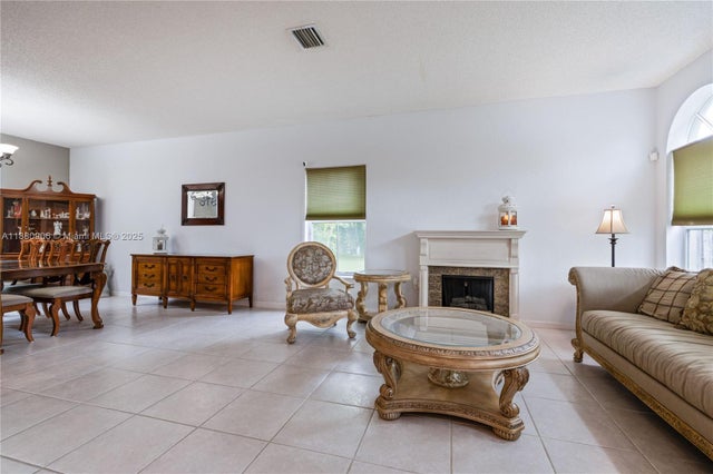 3 of 47 - 13704 S Garden Cove Cir, Davie, FL