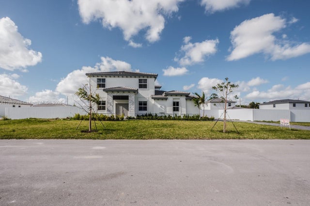 1 of 31 - 19855 Sw 321st St, Homestead, FL