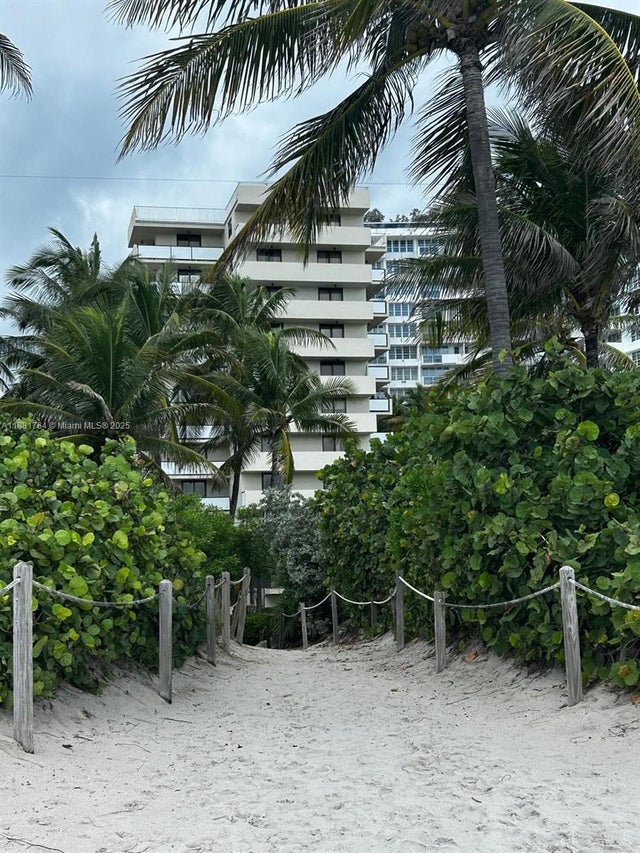 4 of 21 - 1621 Collins Ave 701, Miami Beach, FL