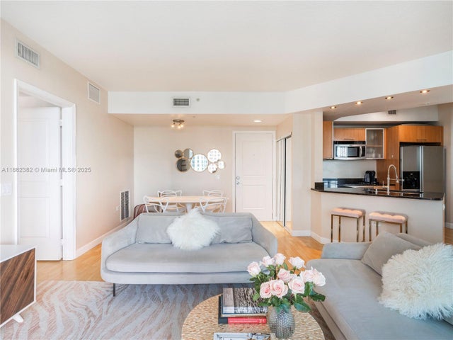 3 of 18 - 480 Ne 30th St 1103, Miami, FL