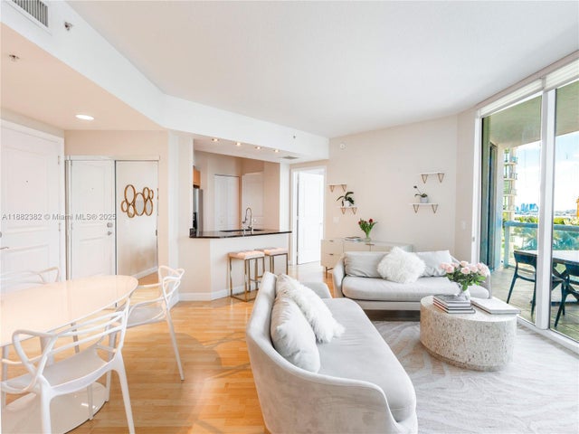 4 of 18 - 480 Ne 30th St 1103, Miami, FL