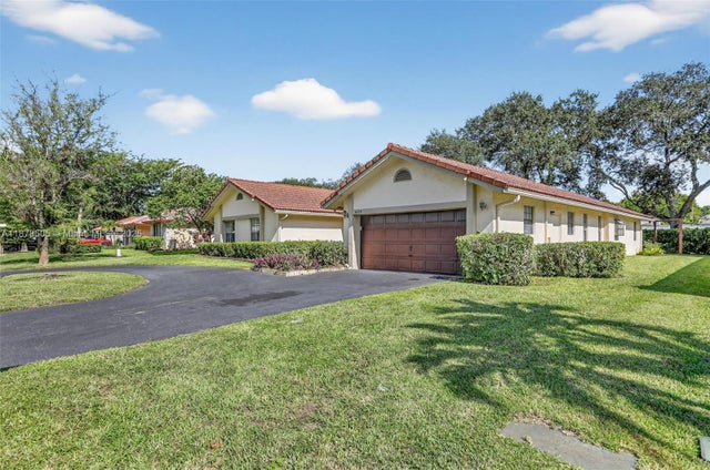 2 of 35 - 8419 Nw 55th Ct, Coral Springs, FL