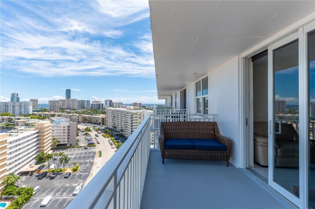 2 of 20 - 427 Golden Isles Dr 16f, Hallandale Beach, FL