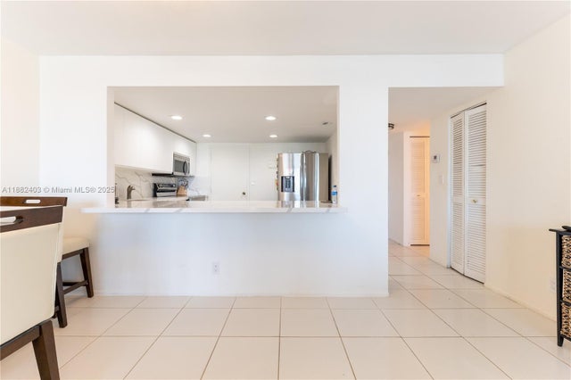 5 of 20 - 427 Golden Isles Dr 16f, Hallandale Beach, FL