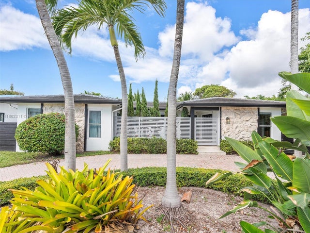 2 of 46 - 11407 N Bayshore Dr, North Miami, FL