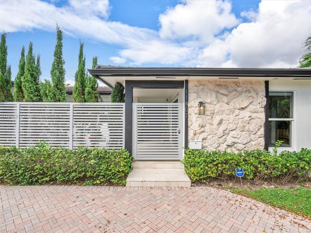4 of 46 - 11407 N Bayshore Dr, North Miami, FL