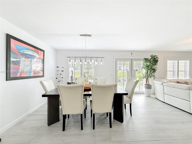 5 of 40 - 7110 Sw 54th St, Miami, FL