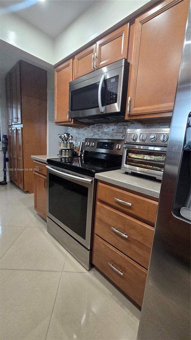 3 of 37 - 9600 Nw 15th Ct, Pembroke Pines, FL