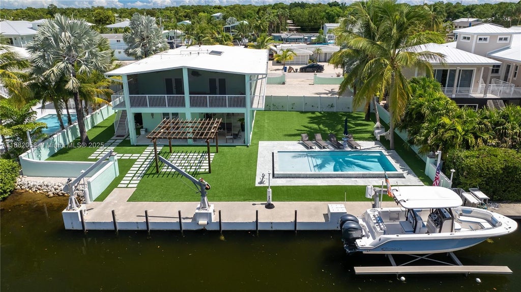 889 Ellen Dr, Key Largo