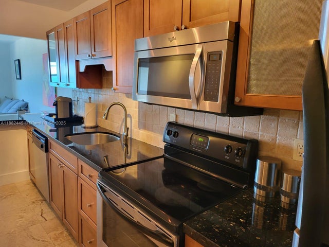 1 of 31 - 100 Lincoln Rd 1238, Miami Beach, FL