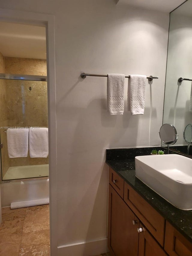 4 of 31 - 100 Lincoln Rd 1238, Miami Beach, FL
